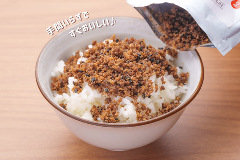 島根県産おさかなソフトふりかけパウチは手間いらずですぐおいしい!パウチのままご飯にかけて